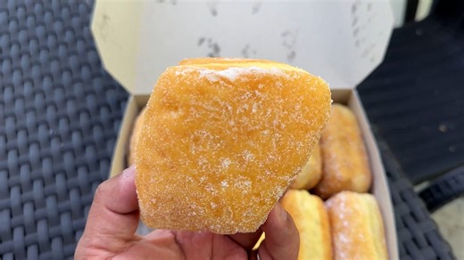 130K views · 4.3K reactions | I woke up at the crack of dawn, 6 AM, to get my hands on these irresistible Hawaiian treats. Malasadas, known for their fluffy texture and sweet, satisfying taste, have become a breakfast staple in Hawaii, often selling out quickly due to their immense popularity. #Malasadas #HawaiianDonuts #EarlyMorningAdventure #FoodieJourney #HawaiiEats #DoughnutDelight #CulinaryExploration | Strictly Dumpling | Facebook