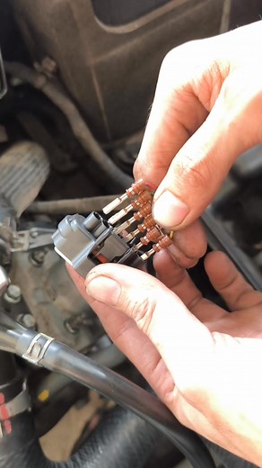 614K views · 1.9K reactions | Throttle Position Sensor (TPS) Connector ปลั๊กลิ้นปีกผีเสื้อ #Automobiles #AutomobileService #Toyota #ToyotaVios | Vios Pattaya รับซ่อมช่วงล่างวีออส ยาริส | Facebook