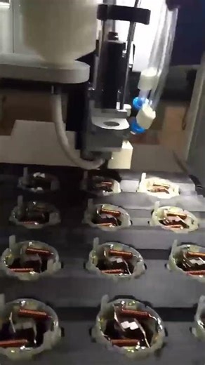 Online fully automatic hot melt adhesive dispensing and spraying machine (including visual tracking