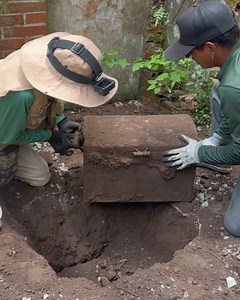 433K views · 4.6K reactions | Nós Encontramos um Baú Secreto enterrado no chão dessa Casa Antiga!! | Jhonny Discovery | Facebook