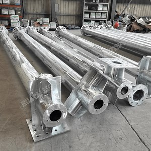 [Hot Item] Galvanized Steel 4.5 Meters CCTV Camera Pole Combined with Bracket for Bullet and PTZ Camera Factory Supply