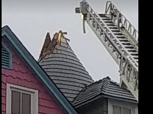 Lightning Strikes Grenville Hotel-Restaurant In Bay Head: Photos