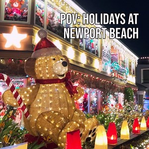 Newport Christmas Parade Cruises on Reels