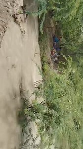 District Collector, Virudhunagar விருதுநகர் மாவட்டம் திருச்சுழி வழியாக குண்டாறு நதி கமுதி நோக்கி சென்று கடலில் கலக்கின்றது. அதில் கல்குறிச்சி அருகே தடுப்பணை கட்டி குண்டாறு நதியில் தண்ணீர் வரும் போது திருச்சுழி கண்மாய்க்கு நீர் கொண்டு செல்லும் வகையில் பந்தனேந்தல் கால்வாய் திட்டம் அமைக்கப் பட்டது. அப்படி கடந்த சிலநாட்களாக பெய்து வரும் மழை காரணமாக குண்டாற்றில் தடுப்பணையில் தண்ணீர் தடுக்கப்பட்டு பந்தநேந்தல் கால்வாய் வழியாக திருச்சுழி கண்மாய்க்கு செல்லும் தண்ணீர் கால்வாயின் கரைகள் உடைந்து தரிசு நிலங்