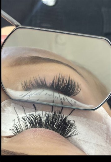 Cat Eye Lashes and Brow Lamination Techniques