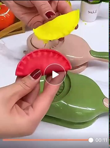 Amazon.com: EZSKY, manual dumpling machine dumpling leather hand tool, two-in-one dumpling machine dumpling packaging machine, Chinese dumpling, manual dumpling leather machine (yellow) : Home & Kitchen