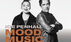 Queen visits young actors at Chichester Festival Youth Theatre