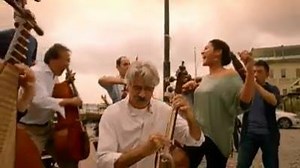 1.5K views · 42 reactions | Im Jahr 2000 gründete der Cellist Yo-Yo Ma das Silk Road Ensemble mit Musikerinnen und Musikern aus Ländern entlang der Seidenstraße. Sein Ziel: Völkerverständigung durch die universelle Sprache der Musik. Die faszinierende Doku seht ihr heute in ARD-alpha um 20:15 Uhr.  | ARD Klassik | Facebook