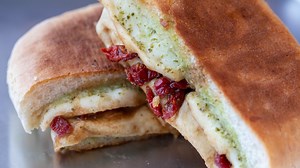 Steve's Hot Dogs team launches grilled cheese ghost kitchen concept