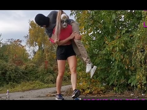 Lift and carry: Bearhug jumps & OTS squats (FREE bonus Vanessa videos + new previews)