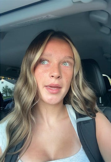 emilyy.silva22 on TikTok