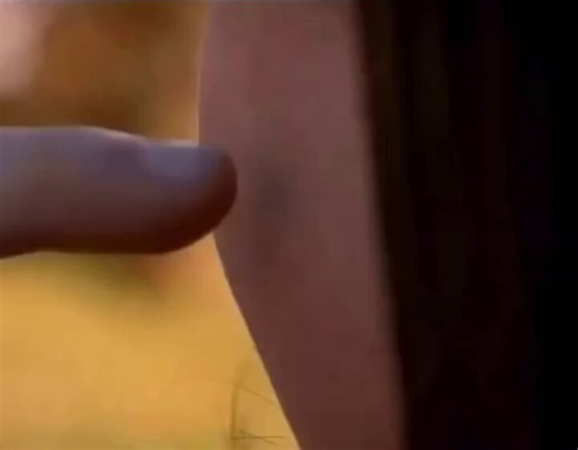 A que edad te enteraste que en realidad nunca llegamos a tocar nada realmente?