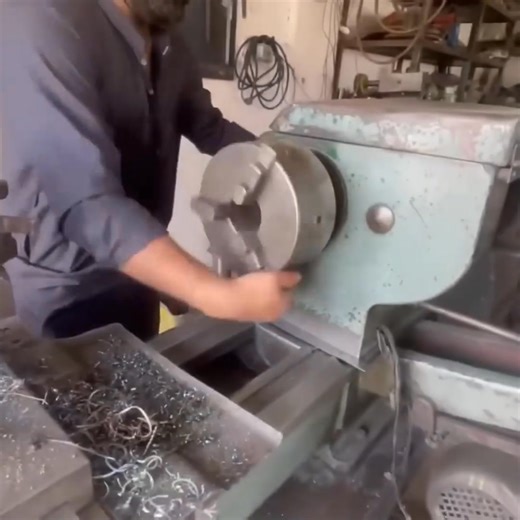 How to Fabricate Your Own Threaded Round Die and Handle for Pipe Work | Fan DIY