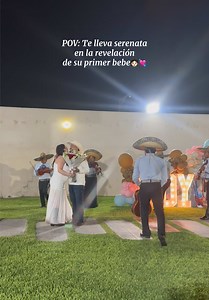 Revelación de género: serenata para su primer bebé