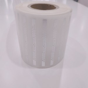 [Hot Item] Etiquetas RFID Inventario Largo Alcance Pasivo 860-960 MHz Inlay Húmedo Etiquetas RFID UHF Adhesivo