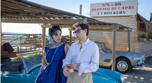 Champagne e la storia di Peppino di Capri. La regista: «Racconto successi e momenti di crisi»