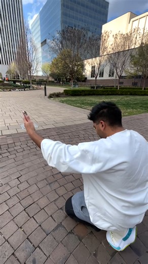 16K views · 232 reactions | Idea de foto en tus viajes a grandes ciudades #italianblogger #italianstyle #photoinsta #photoofday #picturesoftheday #fotografia #foto #fotoconcelular#fotoconmovil #fotocreativa #fotografoTO#ideascreativas #tutorial #retrato #portrait | Brayan Arreola Art | Facebook