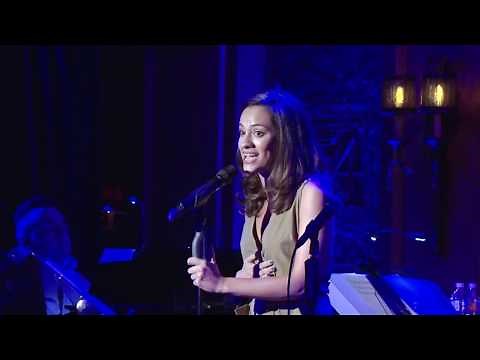 LITTLE MISS PERFECT - Izzy McCalla