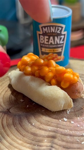 115K views · 114 reactions | Mini Hot dog with baked beans - would you ? Lets make a mini hot dog with baked beans. Big up to the microwave too! #memorymonday #mini #miniaturefood #hotdogs #foodies #asmreating | My Mini Bakes | Facebook