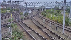 👑With The Railway Touring Company Royal Duchy duty ahead on Sunday, West Coast Railways Rebuilt #LMS Royal Scot Class No. 46115 'Scots Guardsman' makes the trip south, with support coach 80204🚂 ℹ️ 5Z29 #Carnforth Steamtorn to #Bristol St Philips Marsh 🎦 #Crewe Crewe Heritage Centre 📅 18/08/23 | Railcam