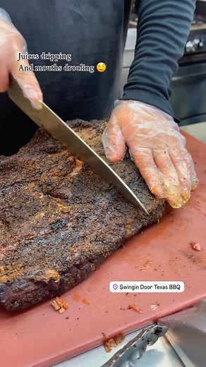 Juices flowing like Niagara Falls has me drowning and wanting more 😏 Call us or order online. Delivery also available. #northhollywood #babybackribs #smokedbrisket #texasbbq #hollywood #sanfernadovalleybbq #swingindoortxbbq #glendale #burbank #woodlandhills #summerbbq #juicybrisket #txbbqinla #losangeles #sfv #sfveats #lafoodies #laeats #juicy #bbq #barbecue #socalbbq #theoriginalswingindoor #swingindoor #swingingdoor #mainsandsides | Swingin Door Texas BBQ