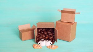 Hand Putting Miniature Coffee Cups Croissants: vídeo stock (100% livre de direitos) 3696635003 | Shutterstock