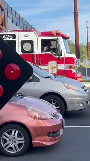 Fairfax county fire tiller truck 425 responding #fast #fire #water #ladder #emergency #automobile