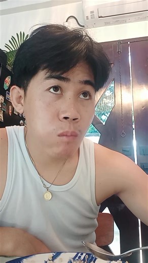 Eating while watching PBB Celebrity Collab Edition 2.0 | Joel Momo Capion Olaman