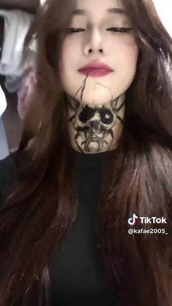 caprisun (@kafae2005_) - Evelyn's Makeup Tutorial from Baldur's Gate