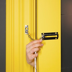 Protect your privacy! Increase your safety with these hacks and gadgets! | Patch it