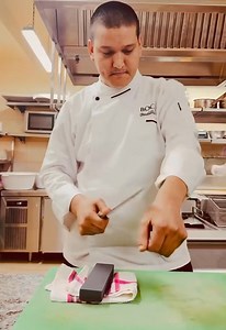 106K views · 872 reactions | How to test a knife after sharpening chef life basic knowledge | Chef’s life | Facebook