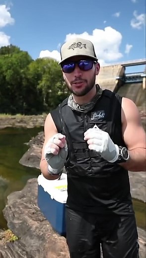 Rescuing fish from a dried up pond 🦸‍♂️ | Jiggin' With Jordan