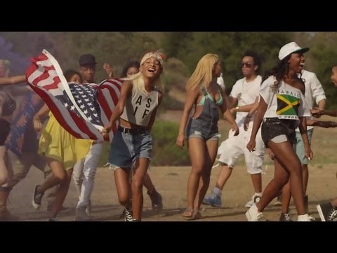 Willow Smith "Summer Fling" Music Video - British Accent!