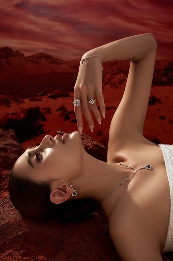 28K views · 144 reactions | BVLGARI X VO HOANG YEN Fashion Video by Duy Huynh #vohoangyen #BulgariVN #Bulgari #DivasDream #D2Styling #QuanNguyenPuLeAcademy #MILORTRAN | VÕ HOÀNG YẾN | Facebook