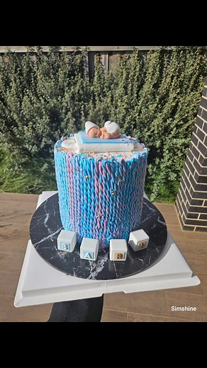 Simi [cakes in Melbourne] on TikTok