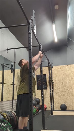 WSM Competitor Paul Smith lays down a challenge for open Strongman L sit hold 25 seconds at 128kg bodyweight... POST YOUR VIDEOS | Man Beast Strongman Events