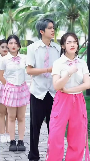 Couple Moods: Cute Chinese Girl & Love Couple 970