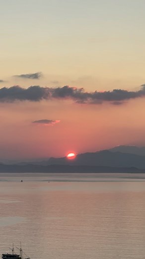 33 reactions | Sunrise Padar never disapointed you !!! | Flores Komodo TOURS | Facebook