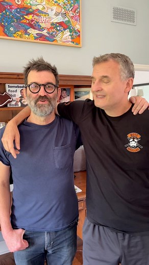 Mark Oliver Everett aka E from EELS is here this week on Naked Lunch. Is anyone else looking for a roommate…? 😬 #NakedLunch #Podcast | Phil Rosenthal