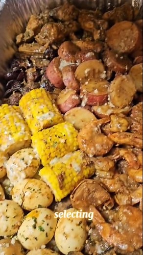 1.5K views · 14 reactions | #seafoodlover #crabtime #twinandbella #blacklove #bestfriends #couplesreels #couplesskits #marriedlife #11yearsstrong #fyp | Da' Larkins | Facebook