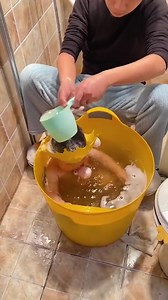 Lướt web thấy cái này hay quáaa =))) zá chỉ #89kkkkkk/2c, lẻ 1c thêm 10k giúp e 💥💥💥 Đảm bảo các mẹ có trẻ nhỏ sẽ cần như em 🤣 Mỗi lần gội đầu cho con bé con mà e phải tẩn cho nó vài trận vì cái tội ko cho gội. Bé sợ bị nước chảy vào mặt vào tai các bác ạ 😂 Tiện đag cần mua nên e đăng gom chung cho mẹ nào có nhu cầu 👉 Mũ chụp gội đầu cho bé, giúp nước ko chảy vào mặt vào tai của bé, giúp bé tránh đc nỗi sợ hãi mỗi khi gội đầu. 👉 Chất liệu silicon mềm thoải mái ko gây cảm giác đau khó chịu,