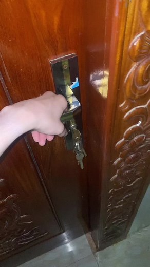 ដំណើរកម្សាន្តក្នុងស្រុក និងក្រៅប្រទេស