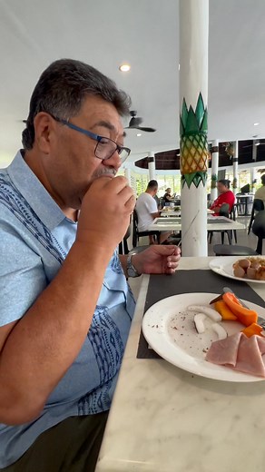 Breakfast with Elvis Tanoa Hotels #breakfast #samoa #fayevids #blessed | FAYE VIDS