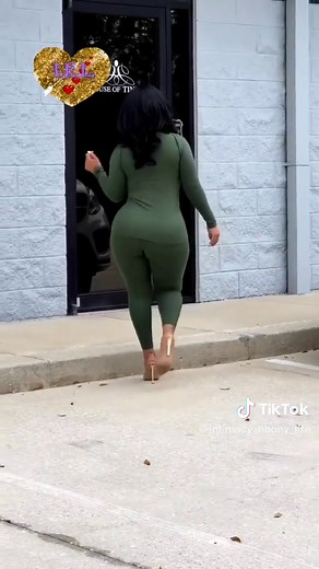 intimacy_ebony_life (@intimacy_ebony_life)’s video of girl