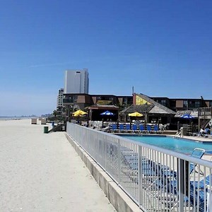 All we need is you #onthedeck #theview #oceanannies #sandsoceanclub #myrtlebeach #humpday #currentmood #cocktailsbythebeach #beachbeer | Ocean Annie's Beach Bar
