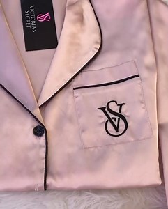 🔥 Pyjama VICTORIA SECRET 🔥 • Taille : S-M-L-XL ☎️ 07 99 75 68 91 | Madame chic