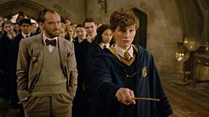 Everyone's heading back to Hogwarts in new 'Fantastic Beasts' extra