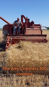 Allis chalmers 100 combine. #farmtok #foryou #fyp #antiquetractortok #tractorsoftiktok #allischalmers #tractor #foryoupage #antique #farmlife | Nellie Bellamy