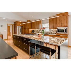 [Hot Item] Cbmmart Design Solid Wood Kitchen Cabinet Quartz Countertops Kitchen Island Modern