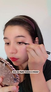 Aprende a hacer un delineado simple. Este es uno de mis delineados preferidos porque viene bien para todo tipo de ojos. Recuerda complementarlo con el delineado invisible que te lo deje en el video anterior. #makeupaddict #makeuplover #makeupideas #delineadogatinho #maquillajeprofesional | Beauty by Ritza